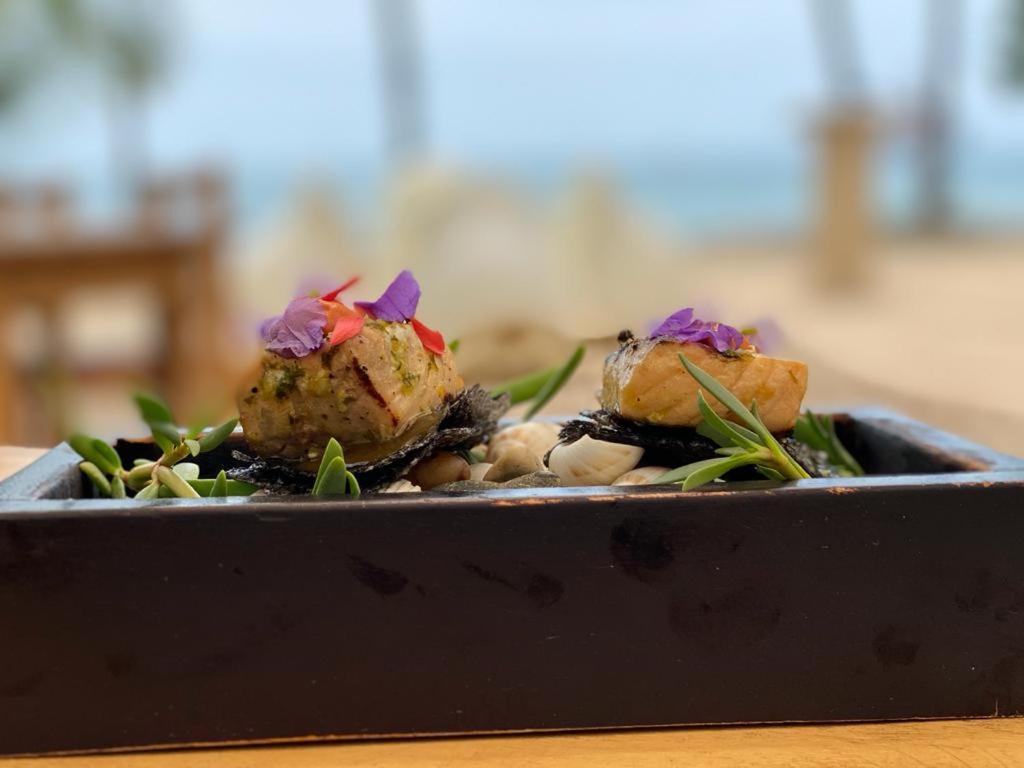 Cafe De Playa Beach Front Hotel โกโก ภายนอก รูปภาพ